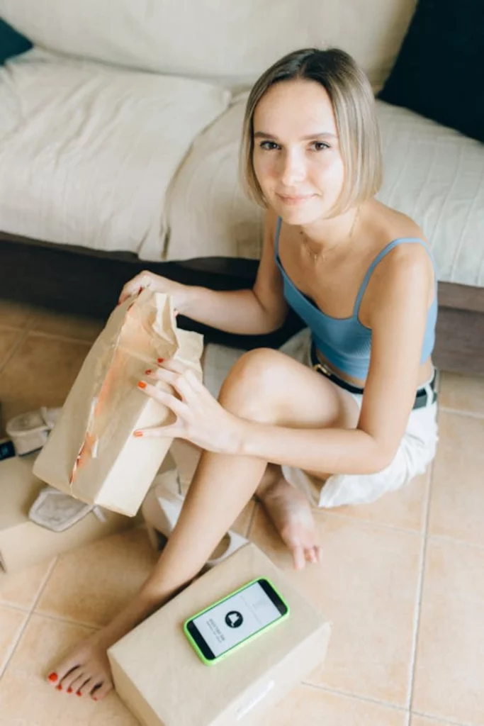 femme qui va déballer sa lovebox
